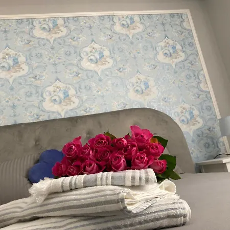 Theo Studio Apartment