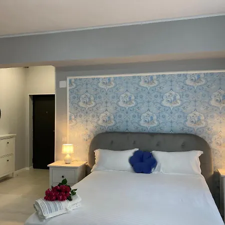 Theo Studio Apartment